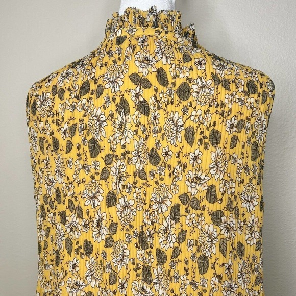 Max Studio Yellow & White Floral Georgette Accordion Pleated Sleeveless Top - Picture 9 of 14